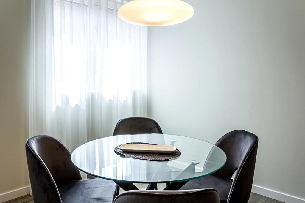 Апартаменты Elegant Town Hall Apartment Каунас